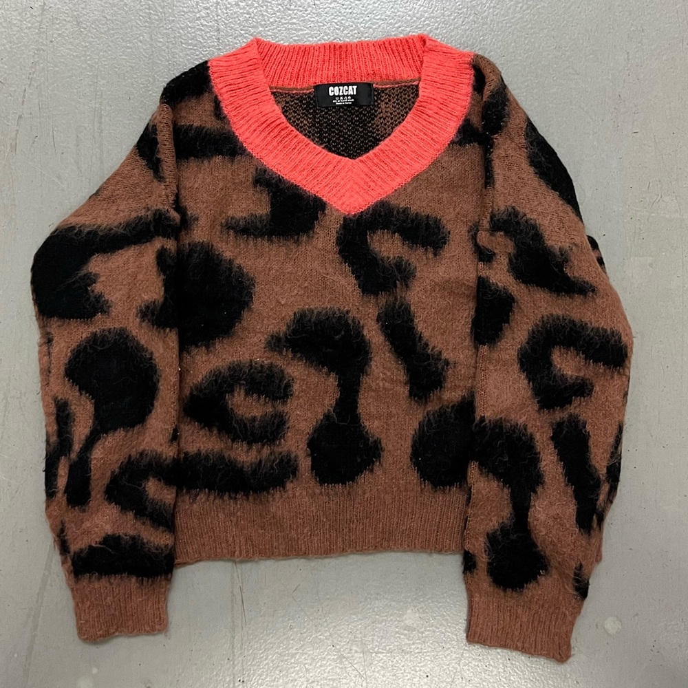 Cozcat Lepoard Sweater